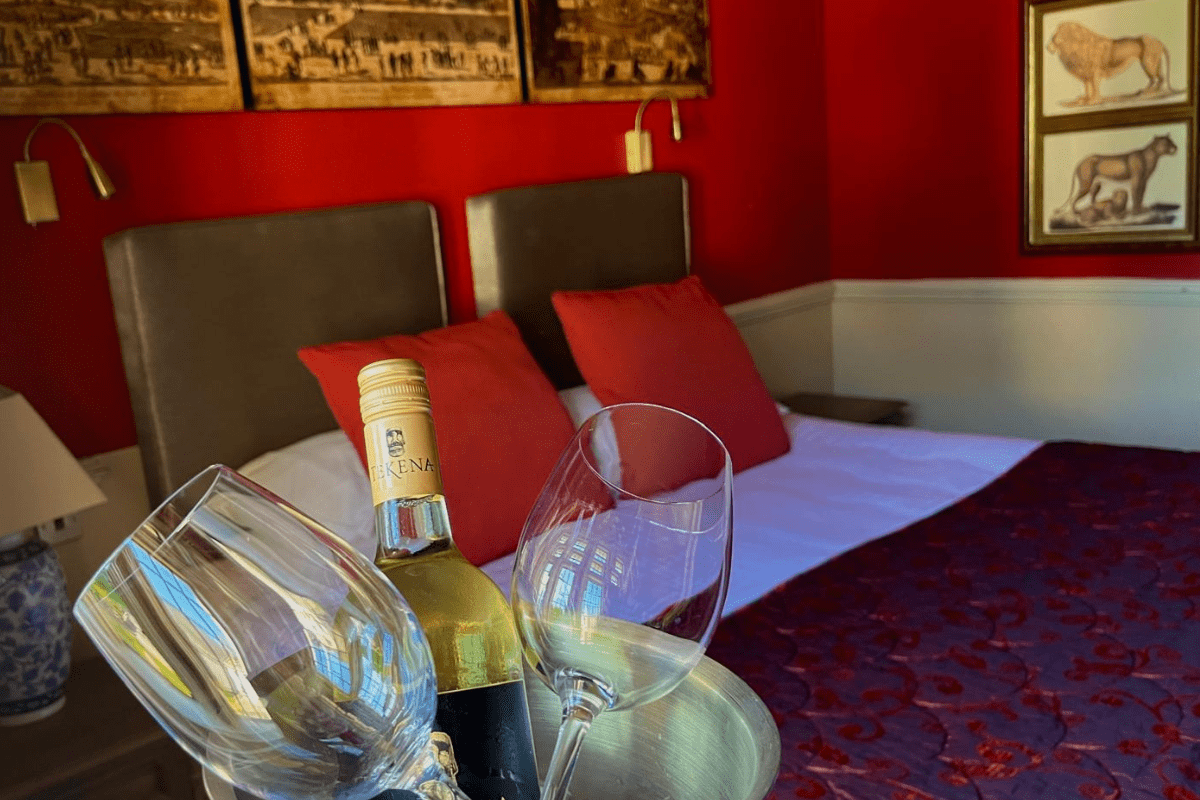 Sunday stay and wine offer hotel deal